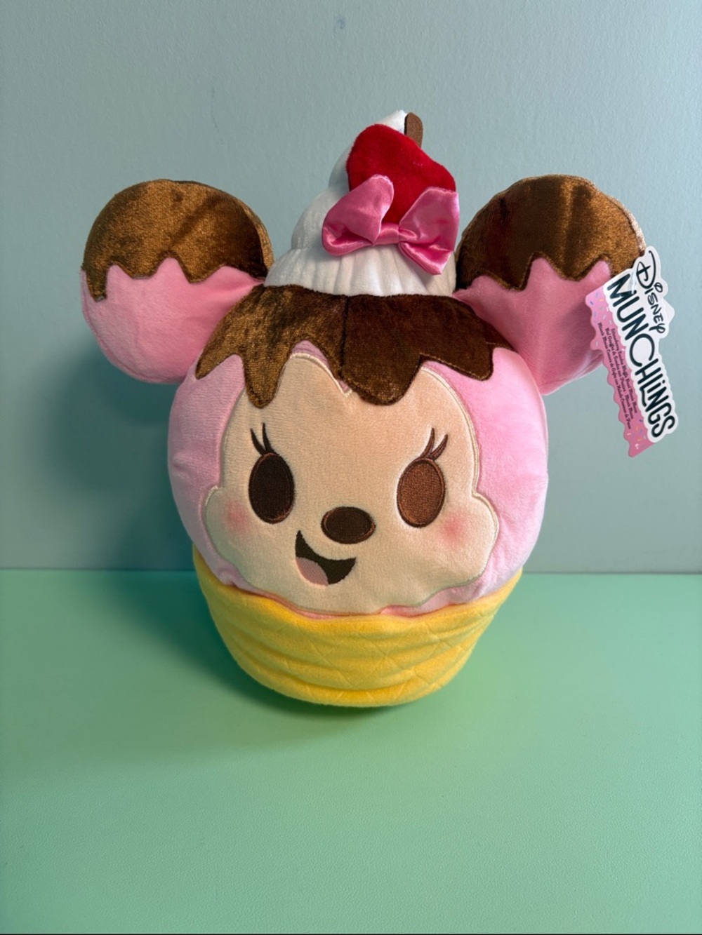Disney Munchlings Minnie Mouse Scented Strawberry Sundae Waffle Bowl Plush Toy
